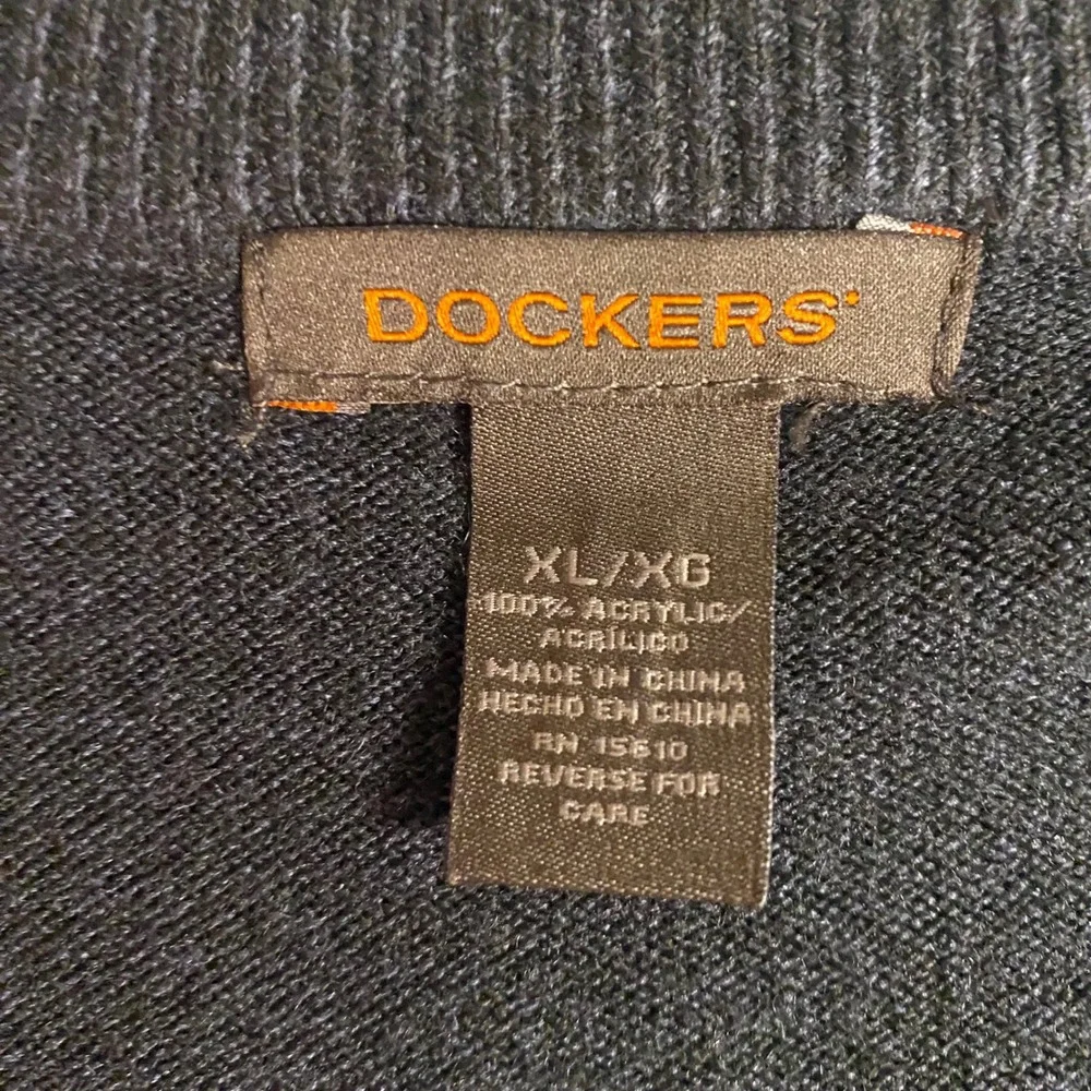 Dockers Mens XL Black V-Neck Sweater Vest Textured‎ Stripe Knit Acrylic RN 15610